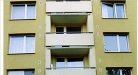 Panelový dům na ul. Tábor v Brně - nátěry a fasádní nátěry balkonů + malby CAPAROL